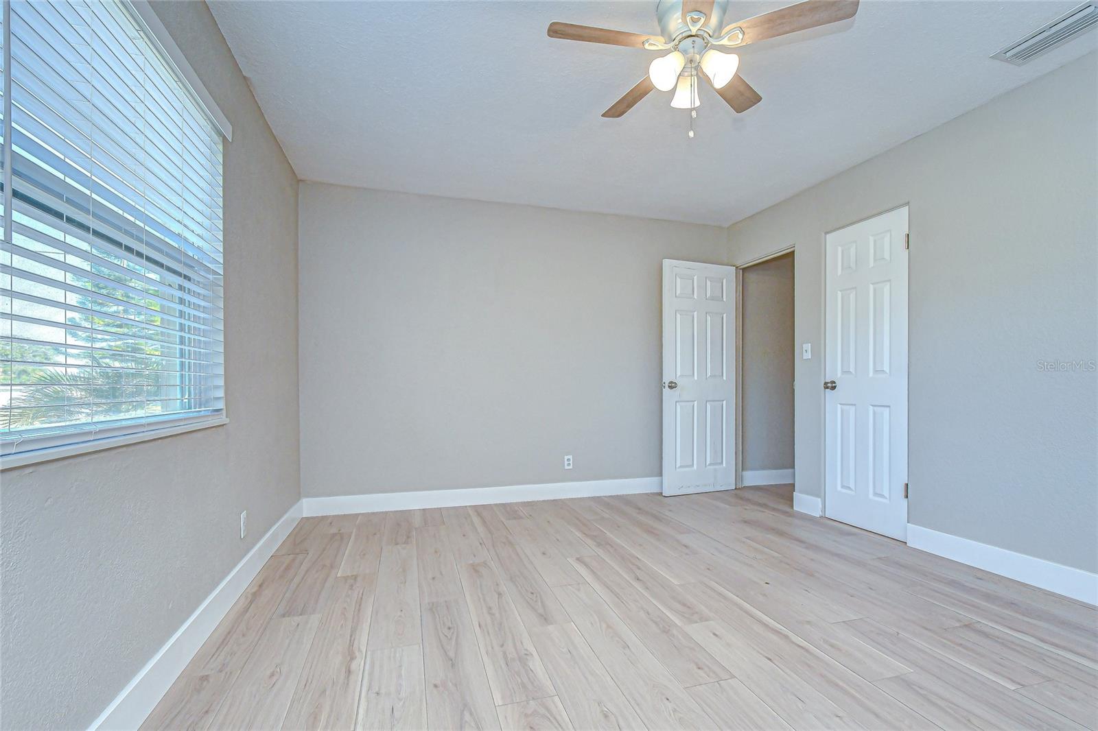 Image 25 of 38 For 1800 52nd Avenue N