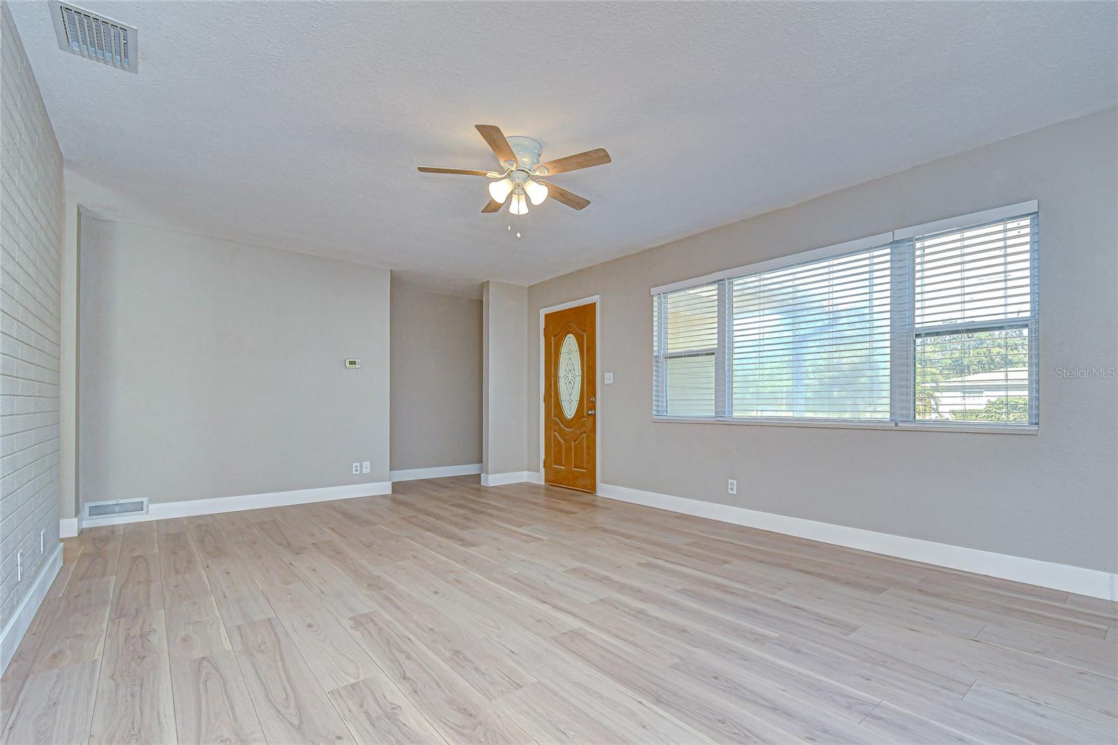 Image 5 of 38 For 1800 52nd Avenue N