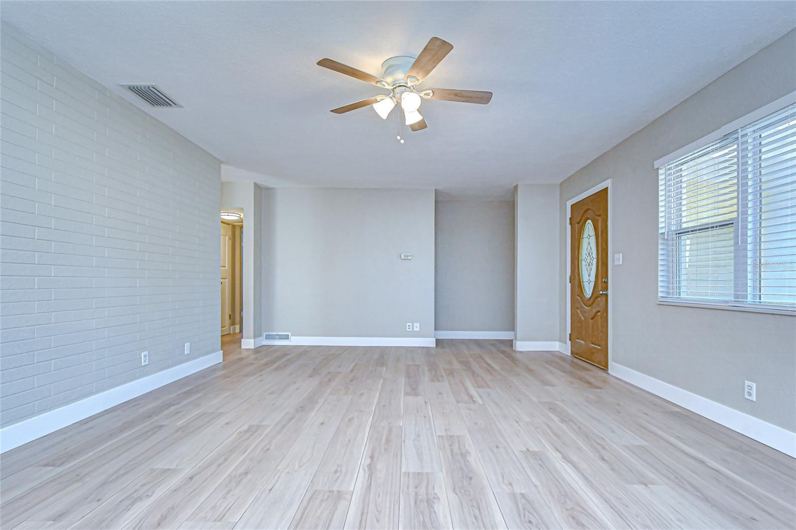 Image 6 of 38 For 1800 52nd Avenue N