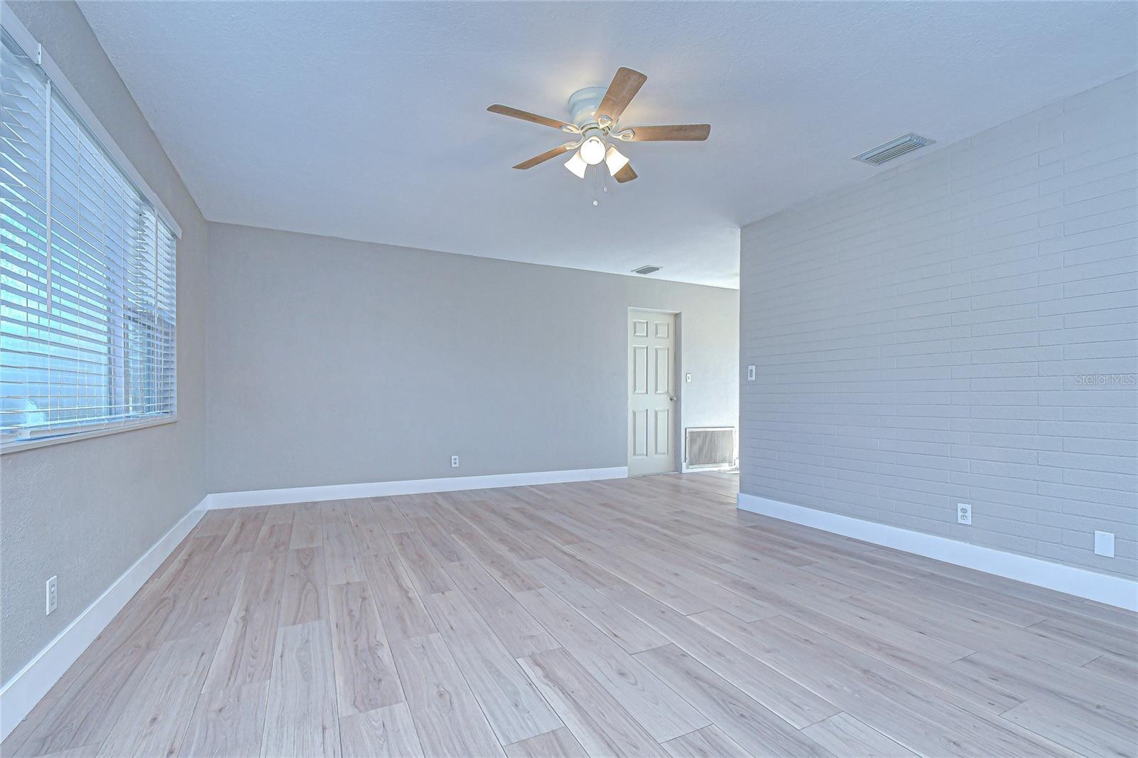 Image 8 of 38 For 1800 52nd Avenue N