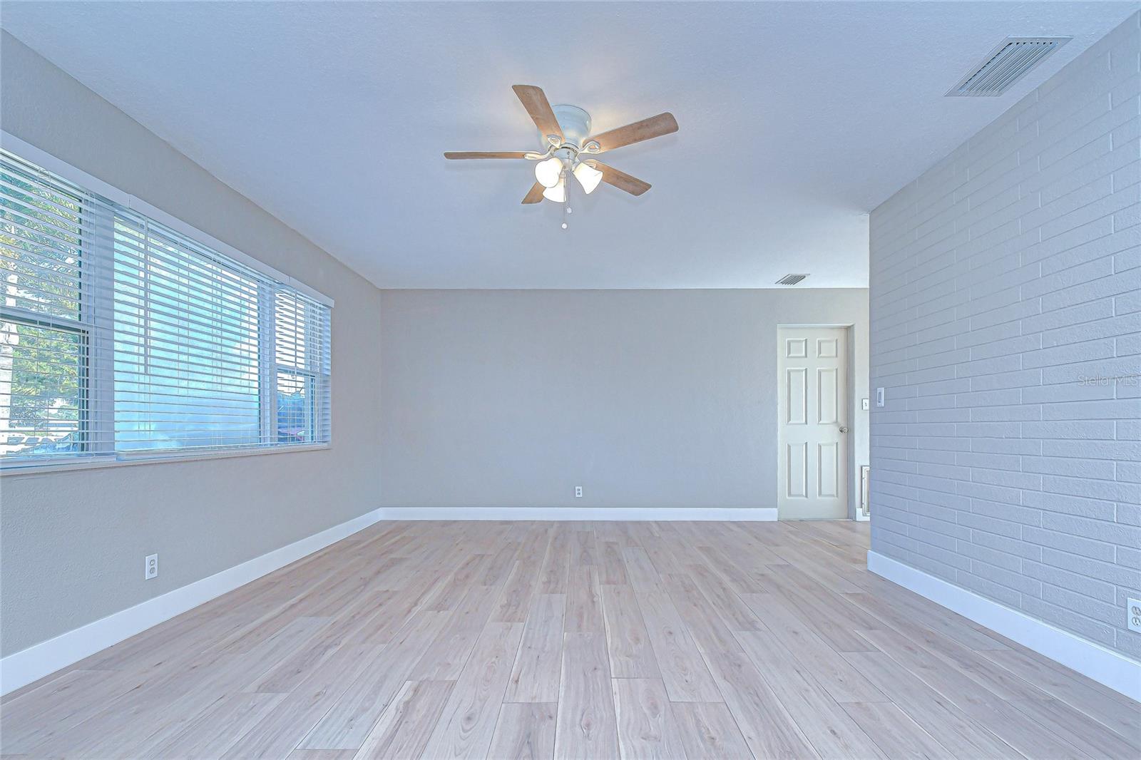 Image 9 of 38 For 1800 52nd Avenue N