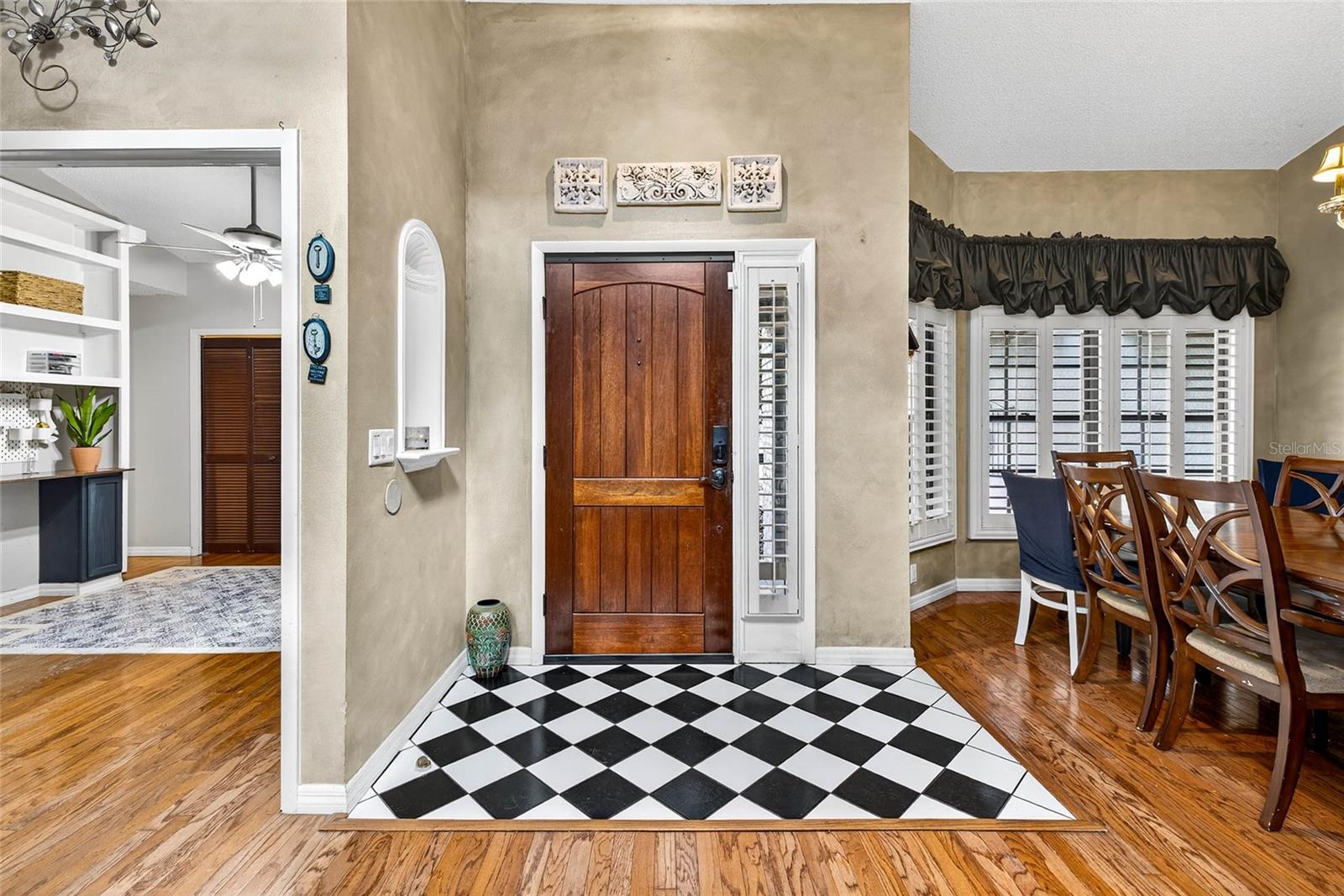 Listing photo id 9 for 2835 Hammock Drive