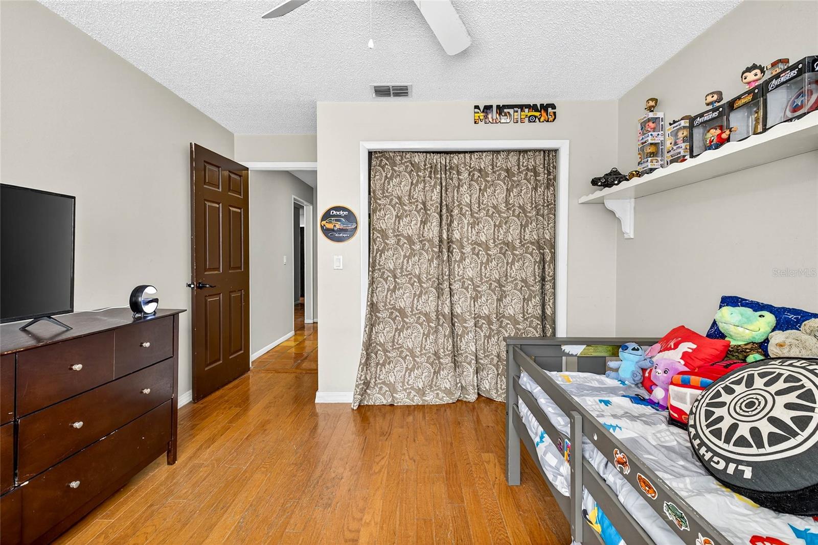 Listing photo id 14 for 2835 Hammock Drive