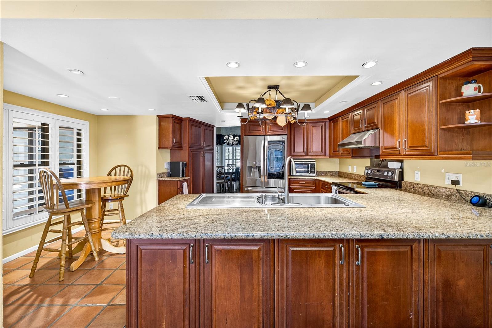 Listing photo id 0 for 2835 Hammock Drive