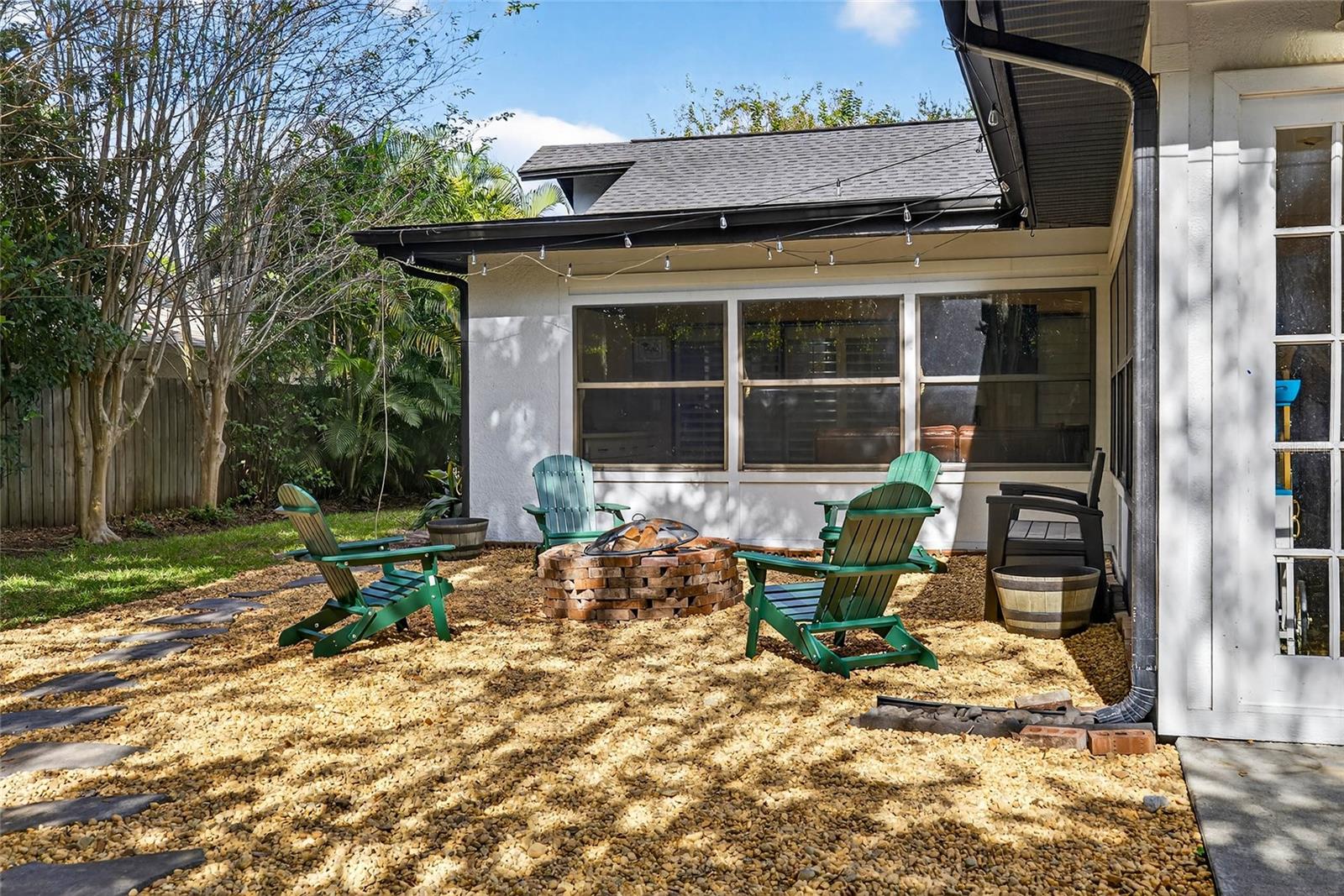 Listing photo id 24 for 2835 Hammock Drive