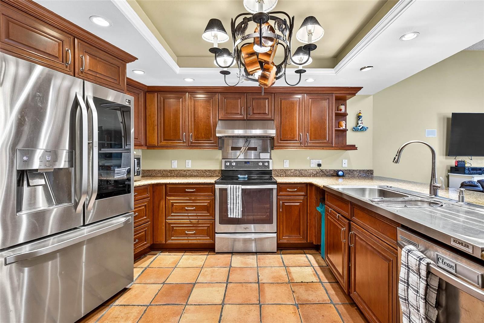 Listing photo id 1 for 2835 Hammock Drive