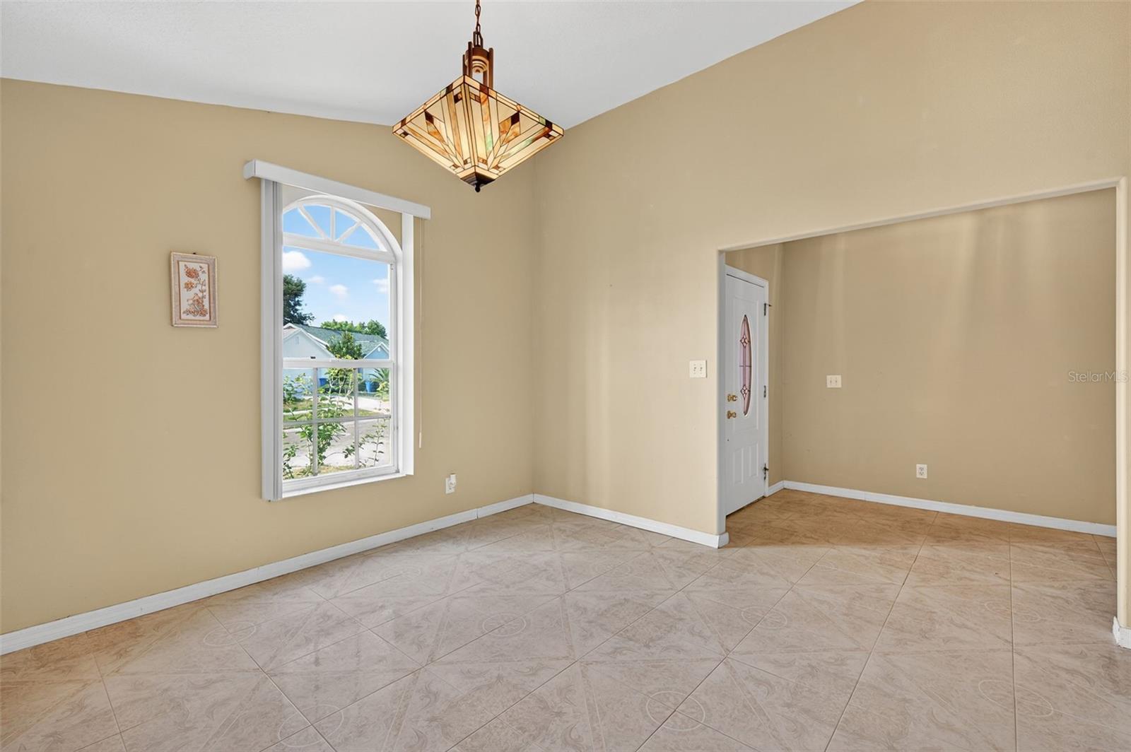 Image 17 of 71 For 148 Lookout Drive