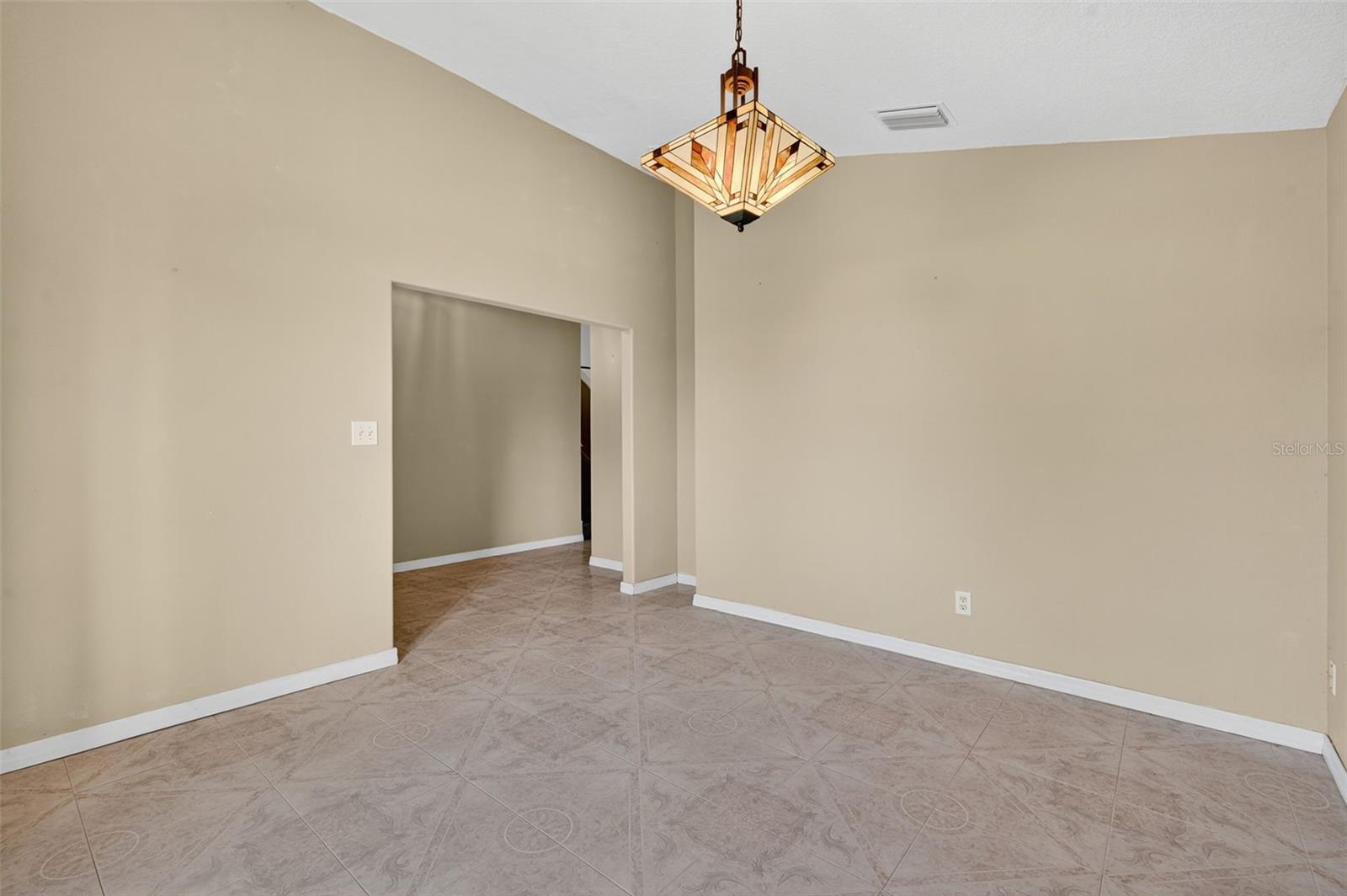 Image 19 of 71 For 148 Lookout Drive