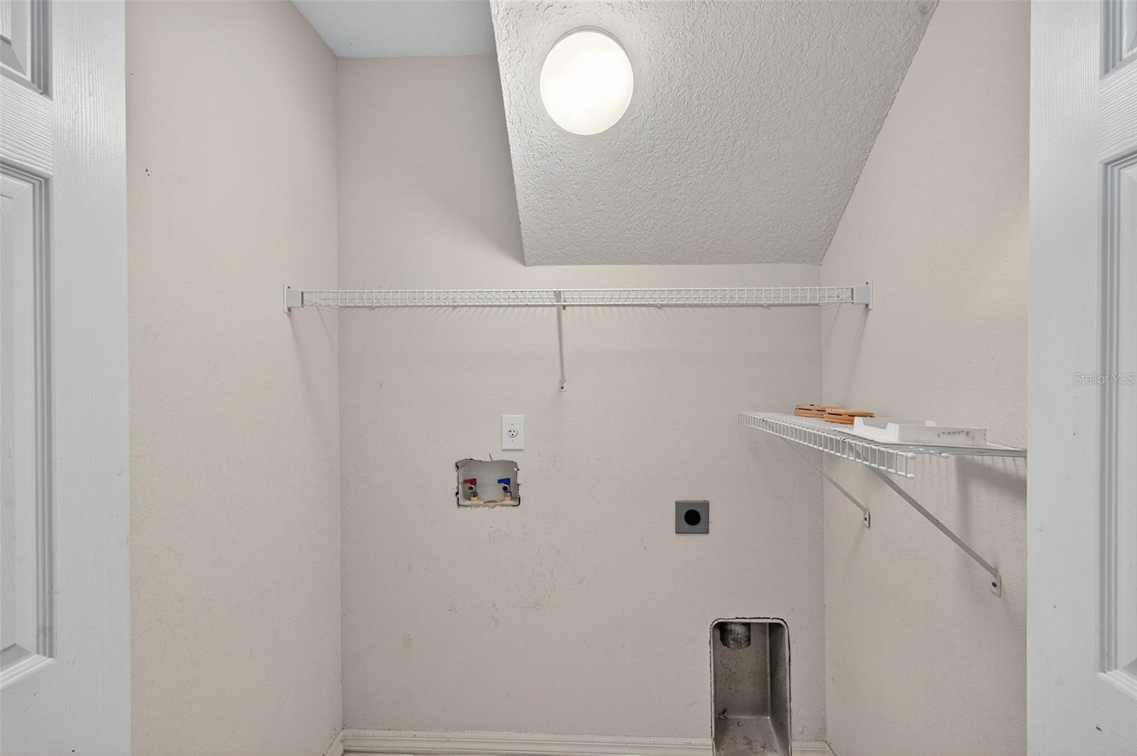 Image 40 of 71 For 148 Lookout Drive