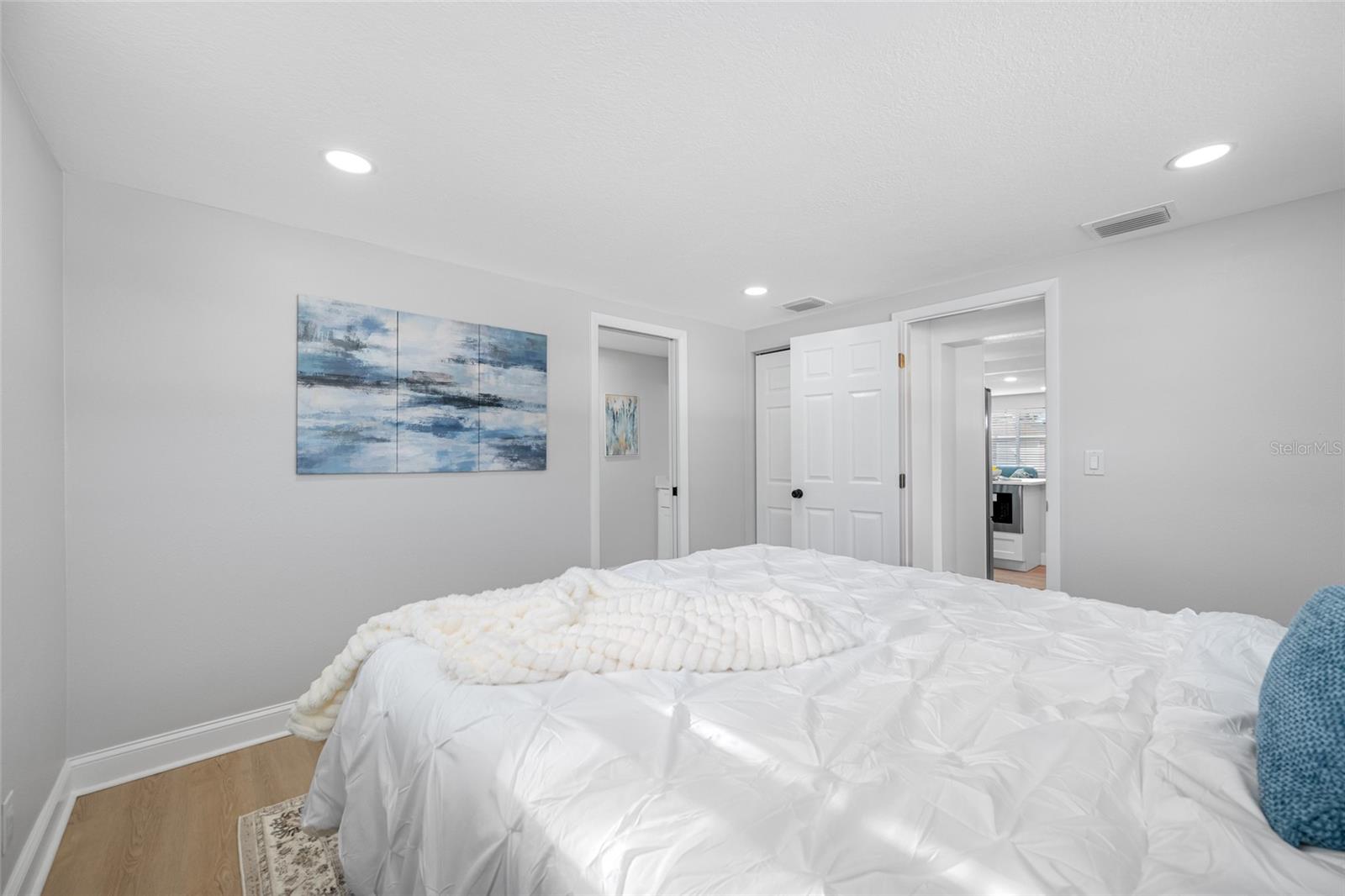 Image 19 of 48 For 8946 Dream Way