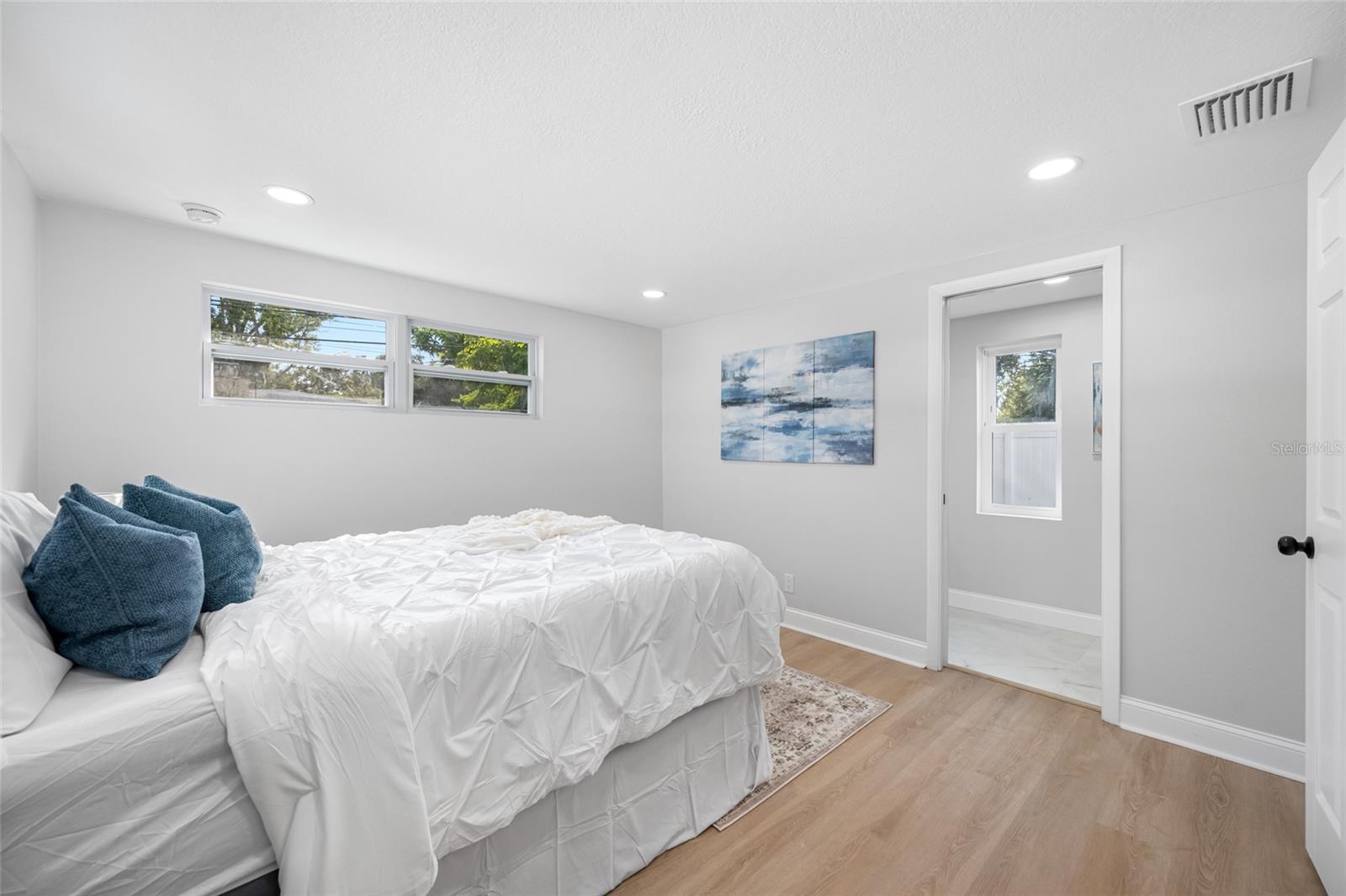 Image 20 of 48 For 8946 Dream Way