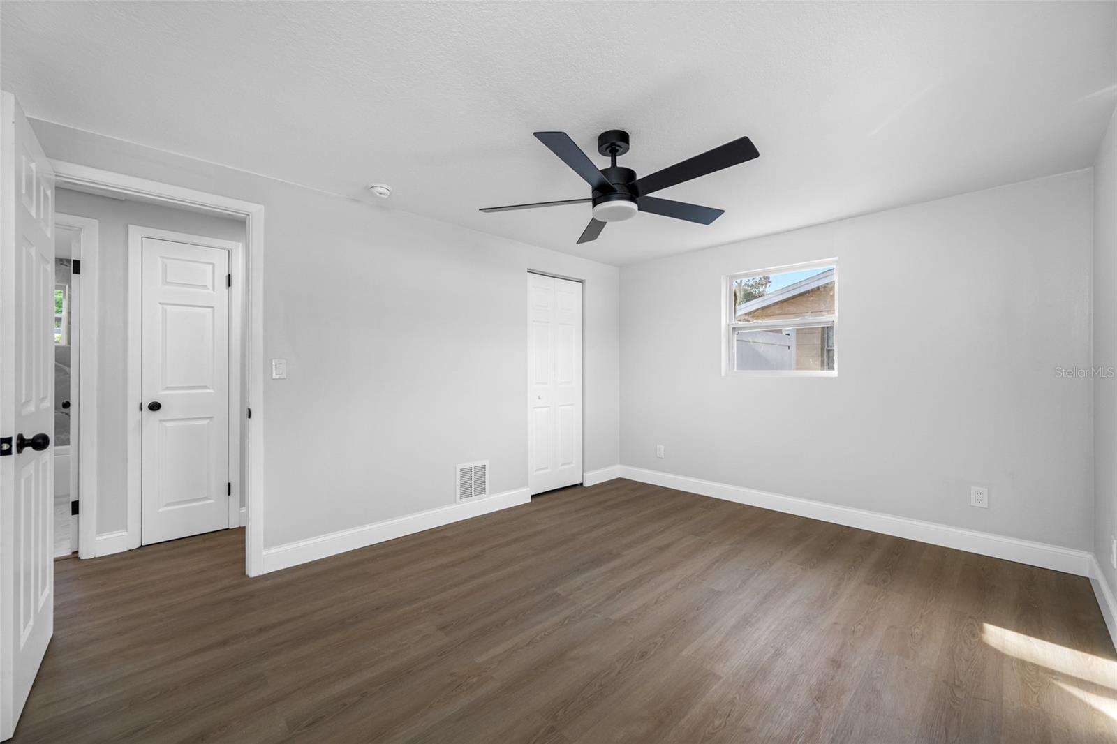 Image 31 of 48 For 8946 Dream Way