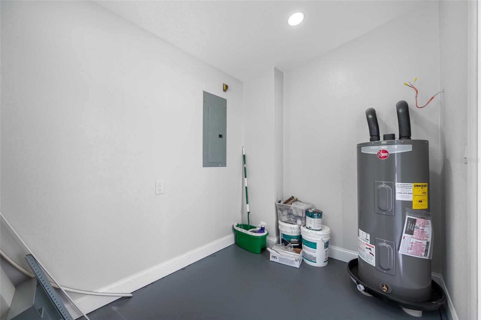 Image 34 of 48 For 8946 Dream Way