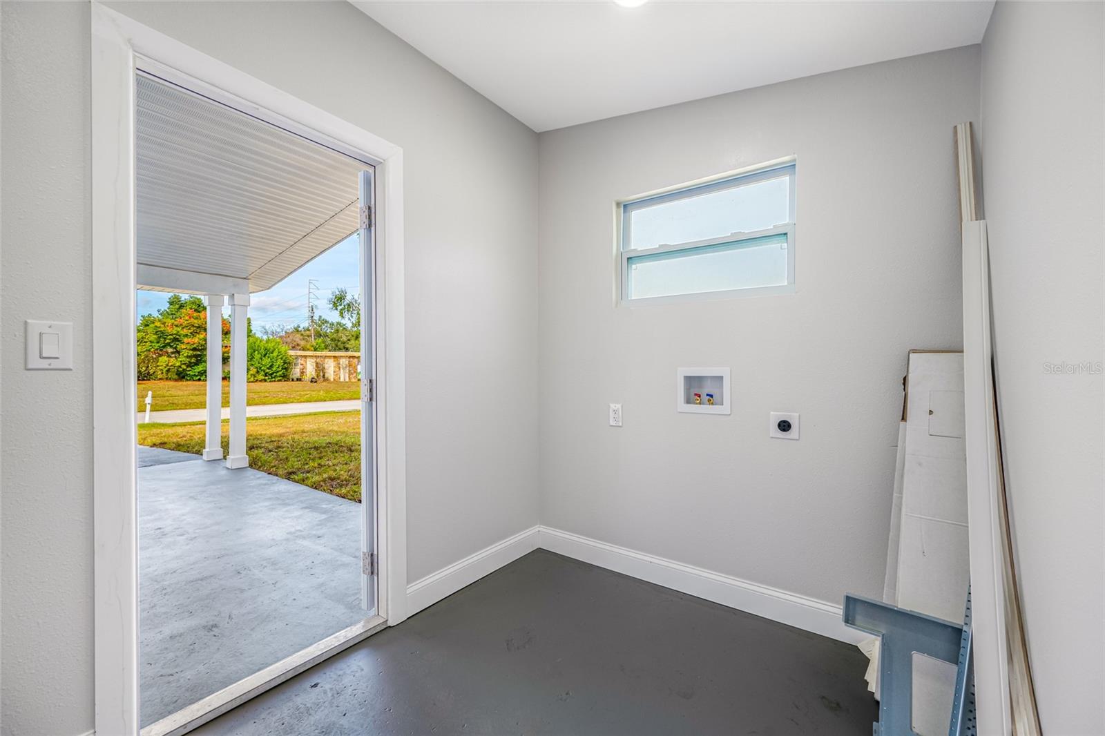 Image 35 of 48 For 8946 Dream Way