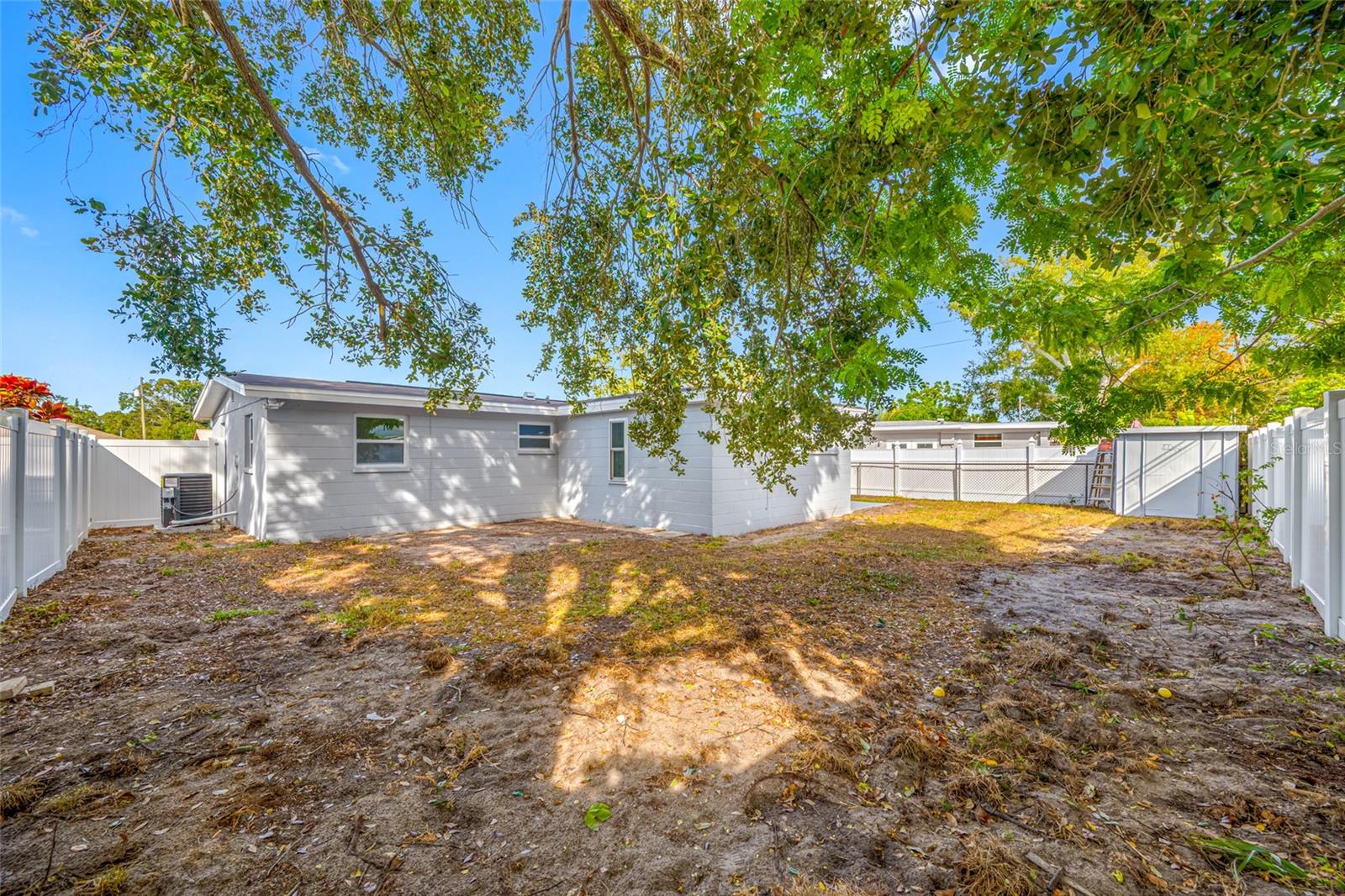 Image 38 of 48 For 8946 Dream Way