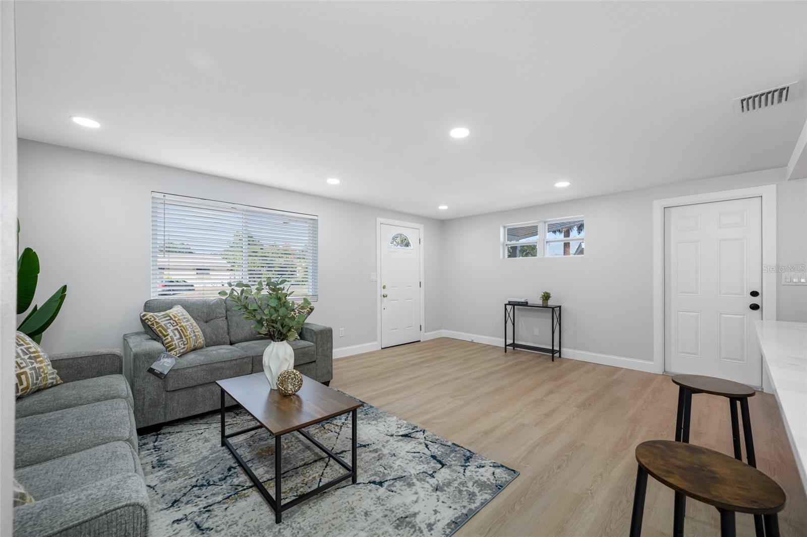 Image 5 of 48 For 8946 Dream Way