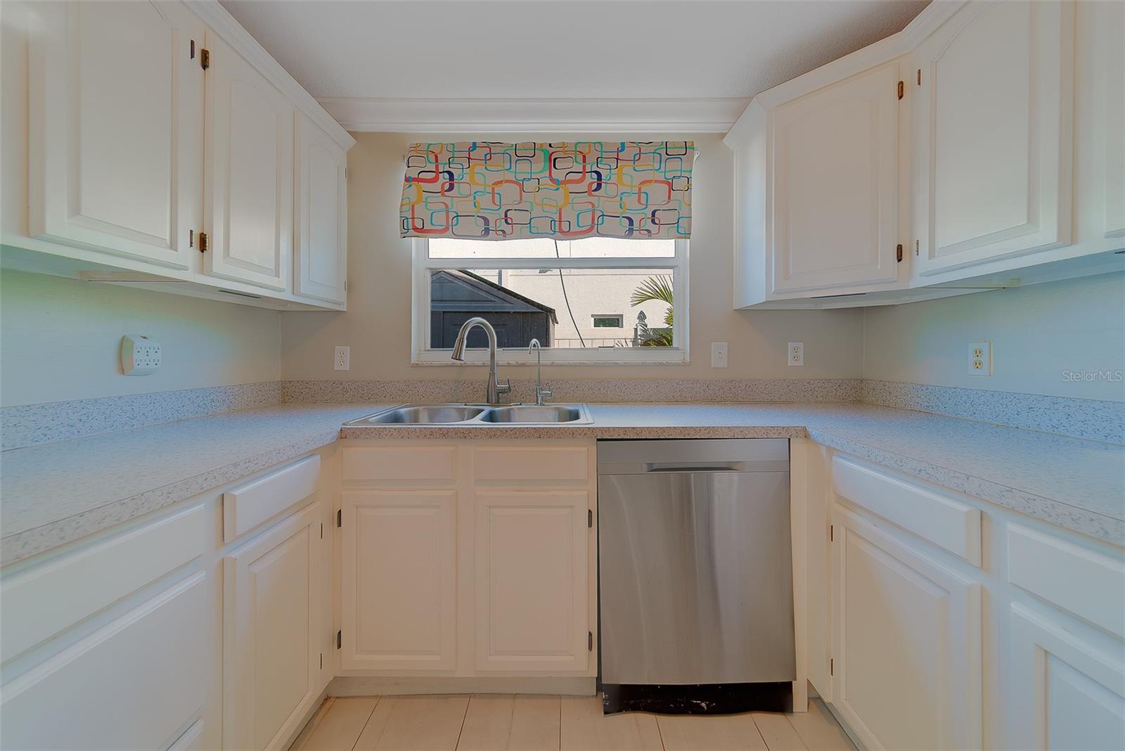 Image 19 of 57 For 10451 119th Street