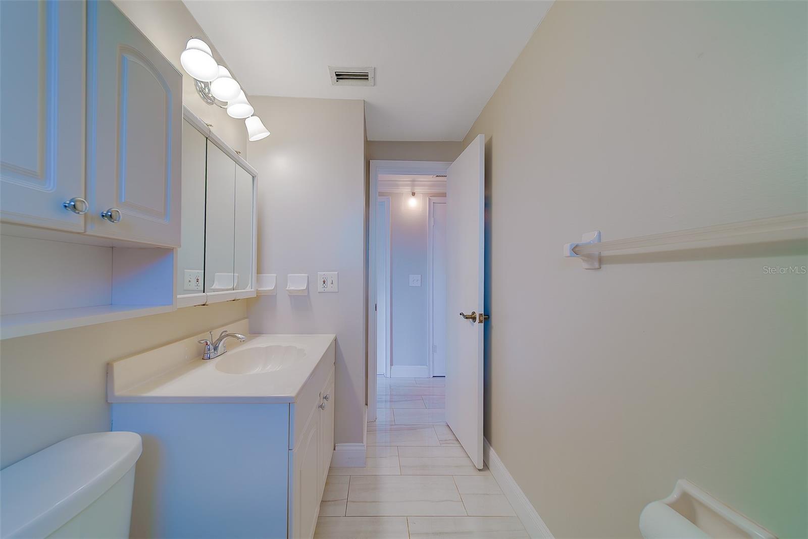 Image 27 of 57 For 10451 119th Street