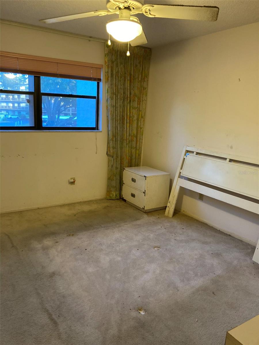 Image 31 of 52 For 8198 Terrace Garden Drive N 211