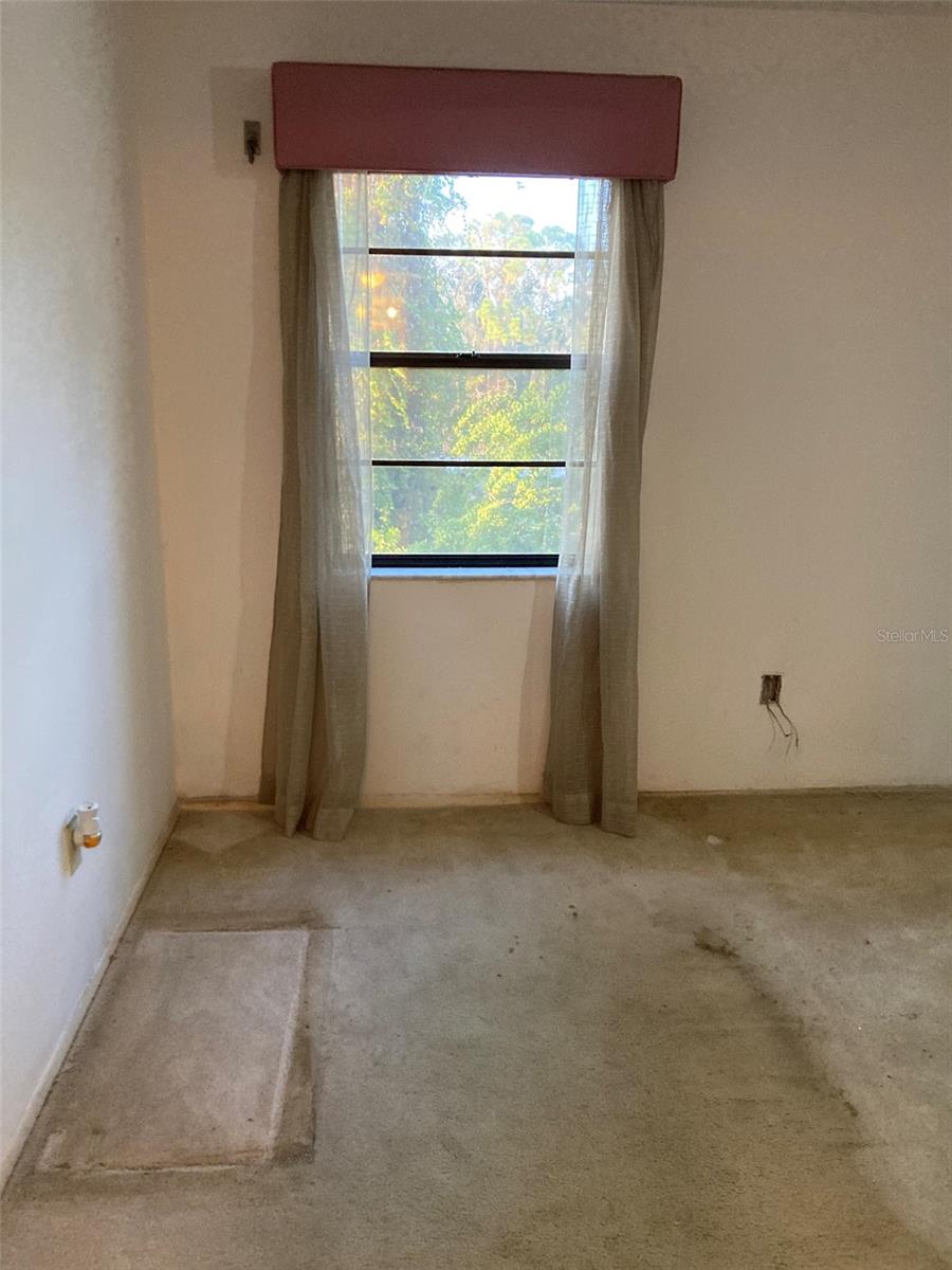 Image 36 of 52 For 8198 Terrace Garden Drive N 211