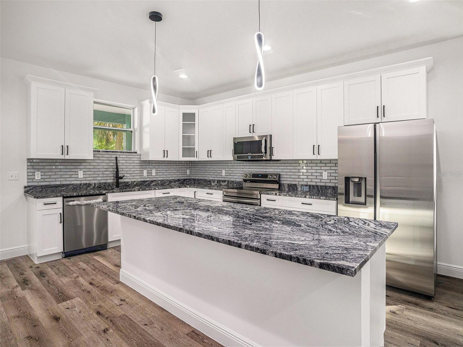 Image 11 of 30 For 3405 Phillips Street