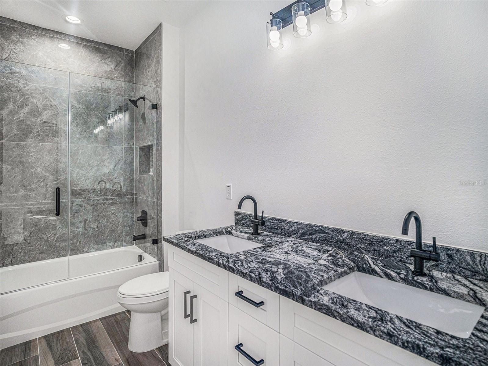 Image 22 of 30 For 3405 Phillips Street