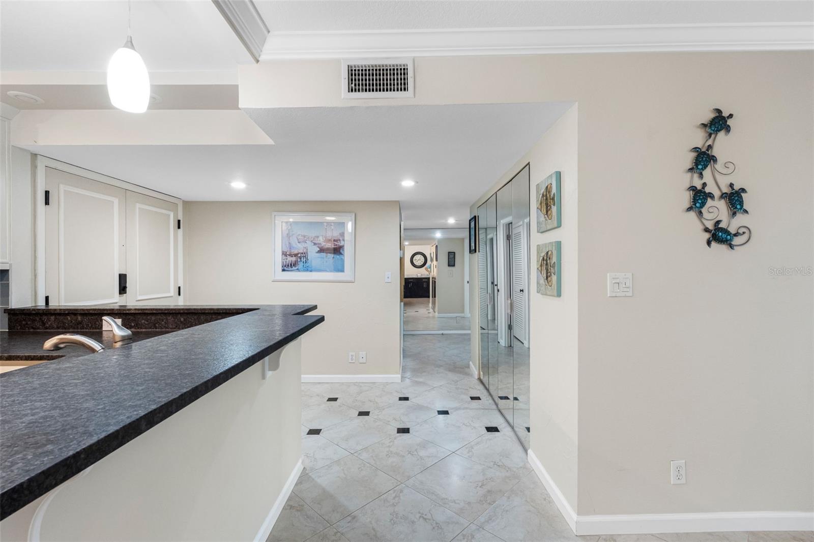 Image 21 of 46 For 1400 Gulf Boulevard 701