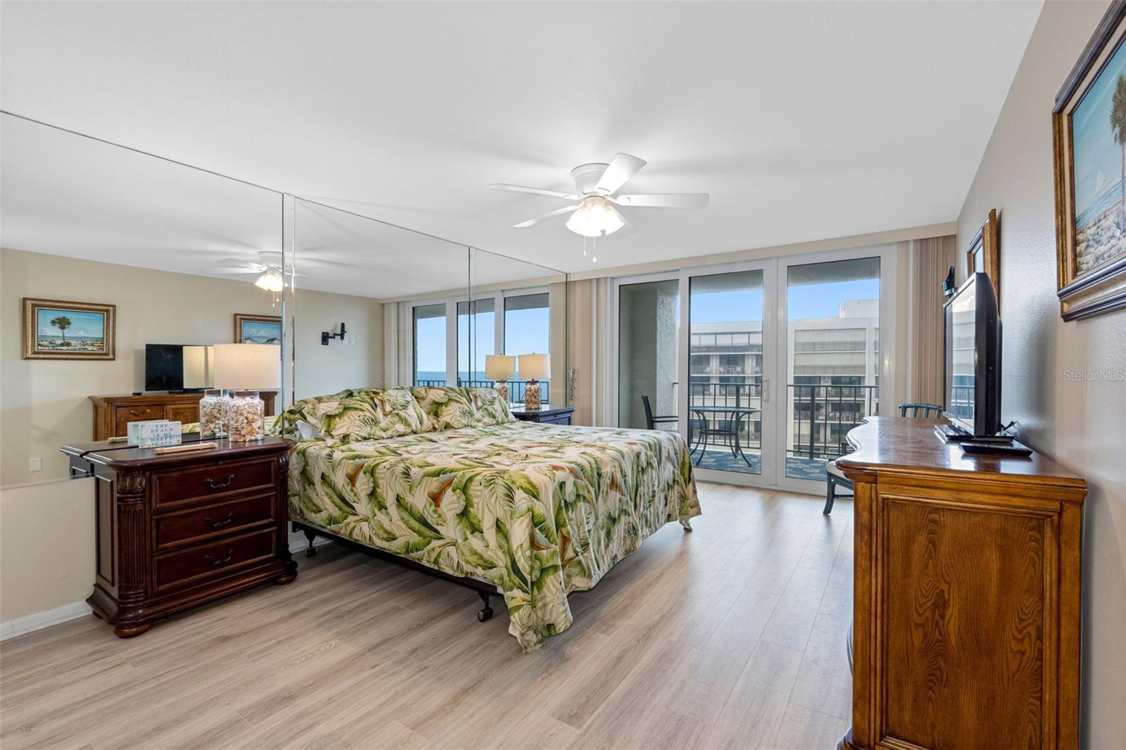 Image 22 of 46 For 1400 Gulf Boulevard 701