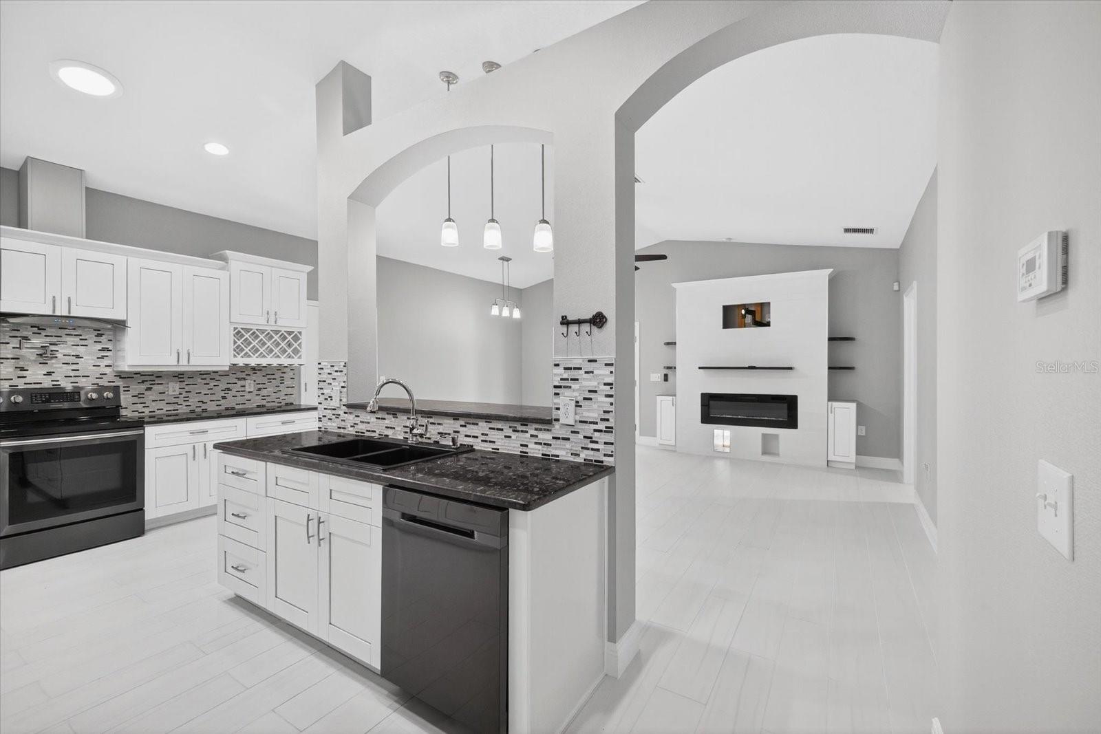 Image 19 of 62 For 8914 Lynn Avenue