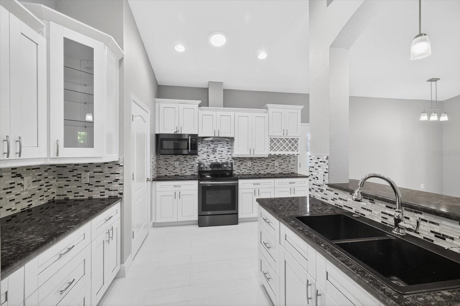 Image 20 of 62 For 8914 Lynn Avenue