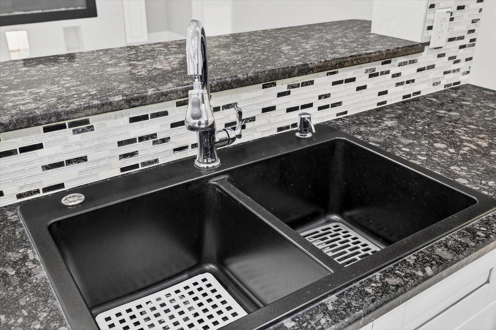 Image 21 of 62 For 8914 Lynn Avenue