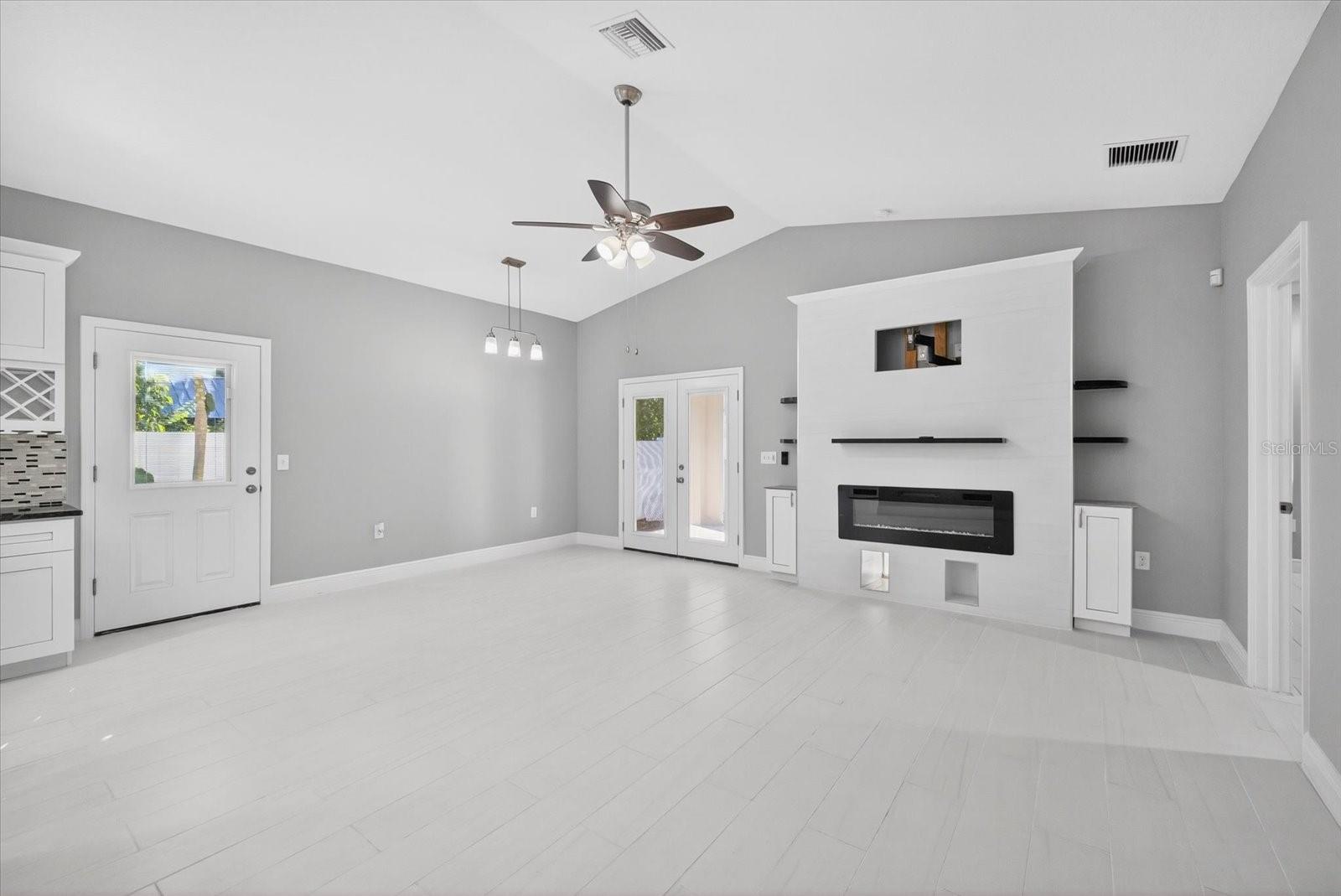 Image 27 of 62 For 8914 Lynn Avenue