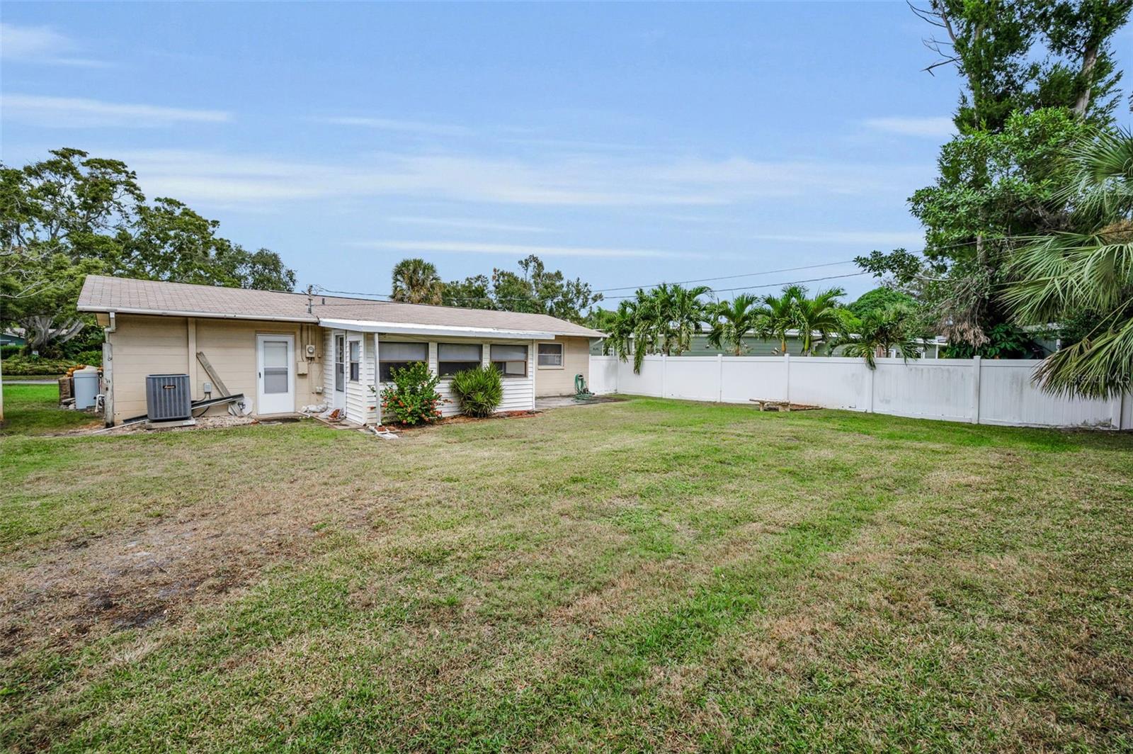 Image 24 of 29 For 13434 Ridgeland Drive