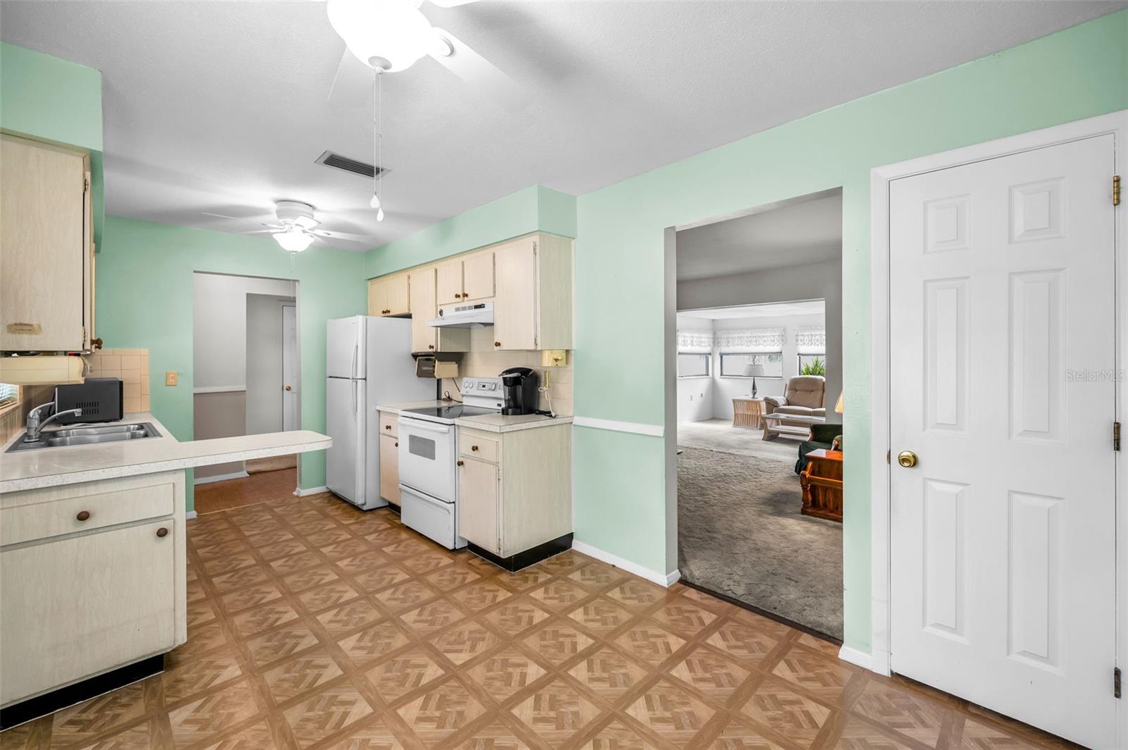 Image 8 of 29 For 13434 Ridgeland Drive