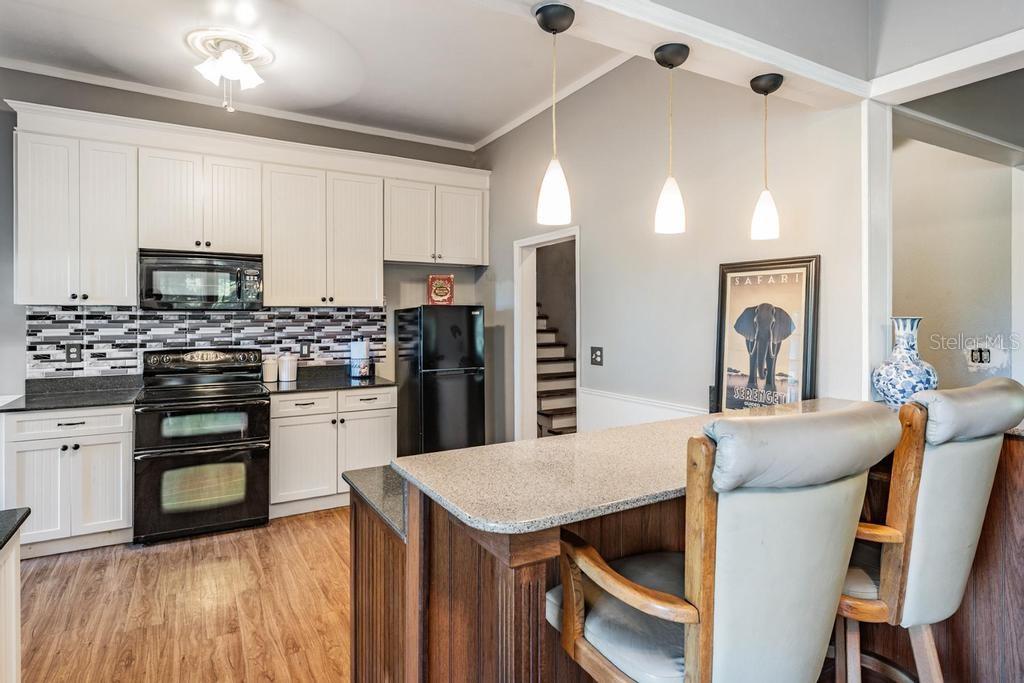 Image 10 of 23 For 7207 Elwood Road