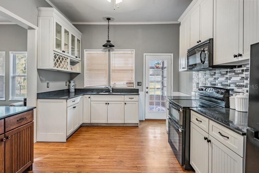 Image 11 of 23 For 7207 Elwood Road