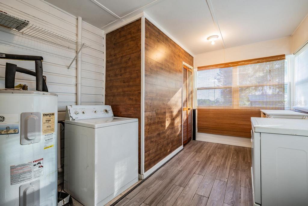 Image 13 of 23 For 7207 Elwood Road