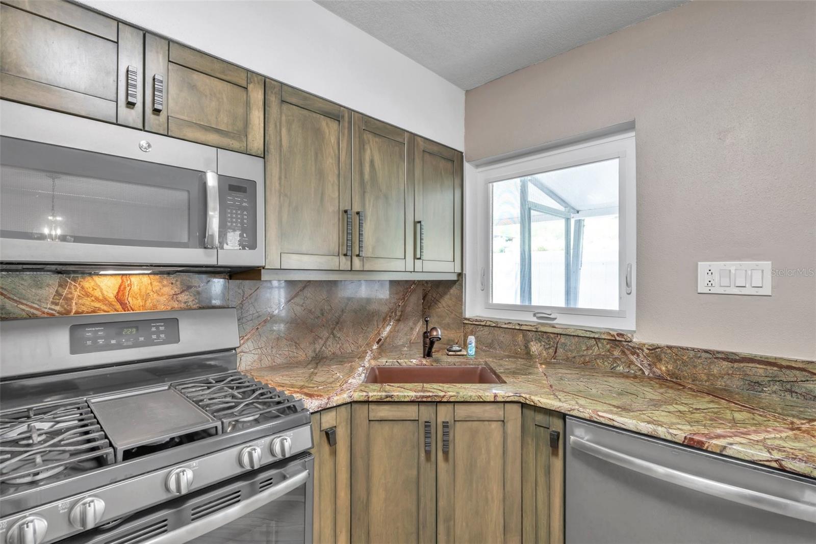 Image 23 of 28 For 125 5th Avenue N