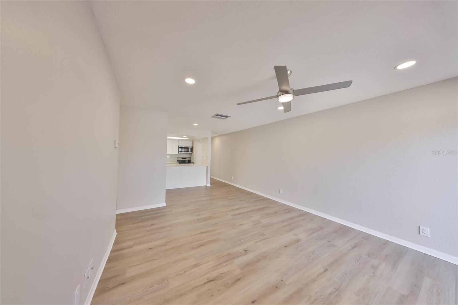 Image 11 of 30 For 8616 Palm Lane