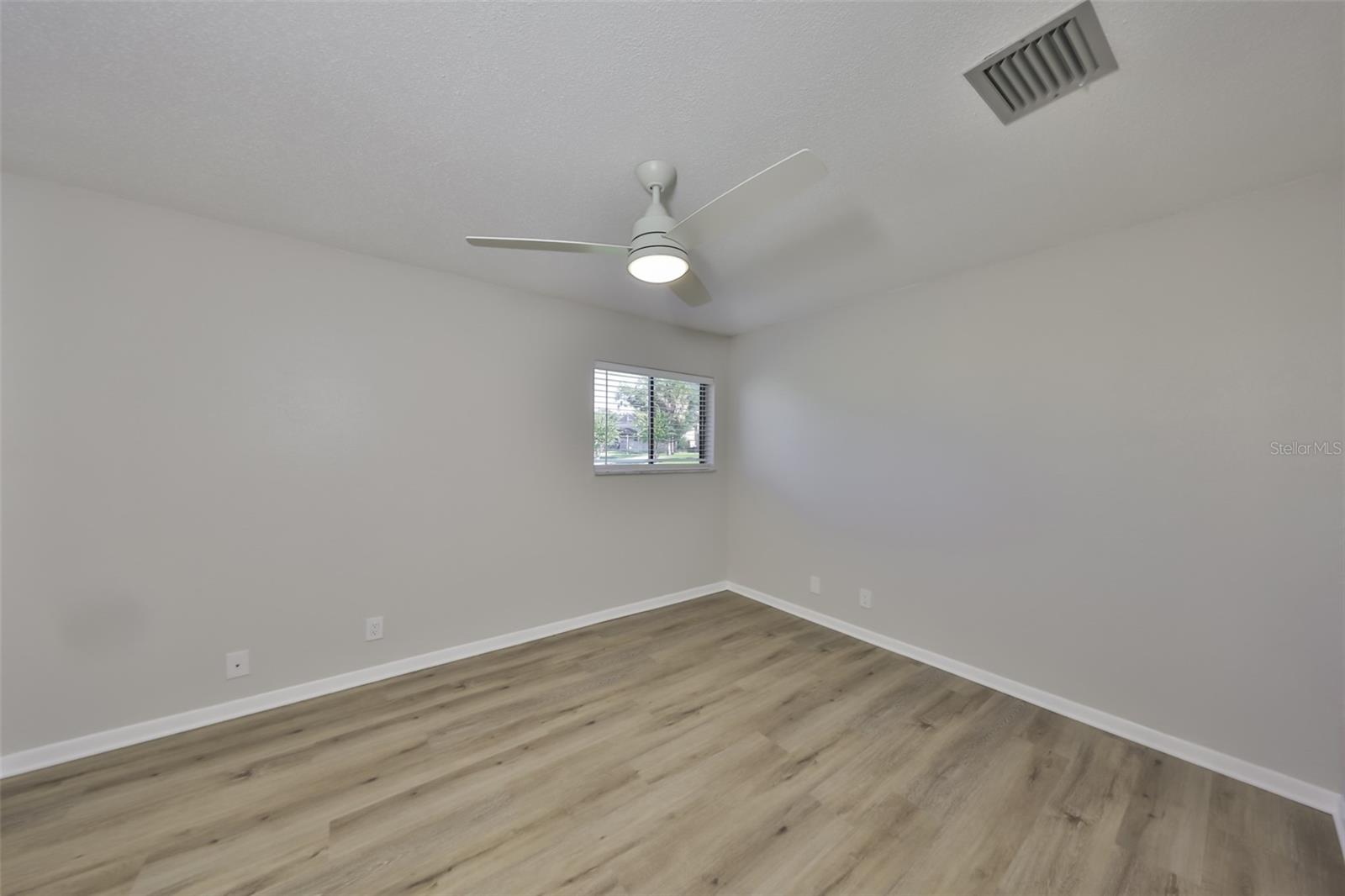 Image 21 of 30 For 8616 Palm Lane