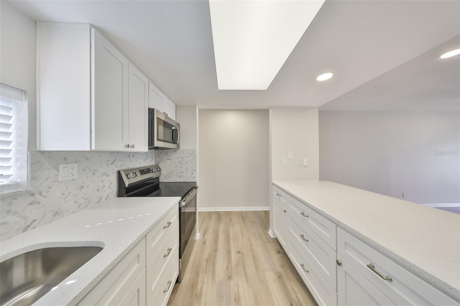 Image 6 of 30 For 8616 Palm Lane