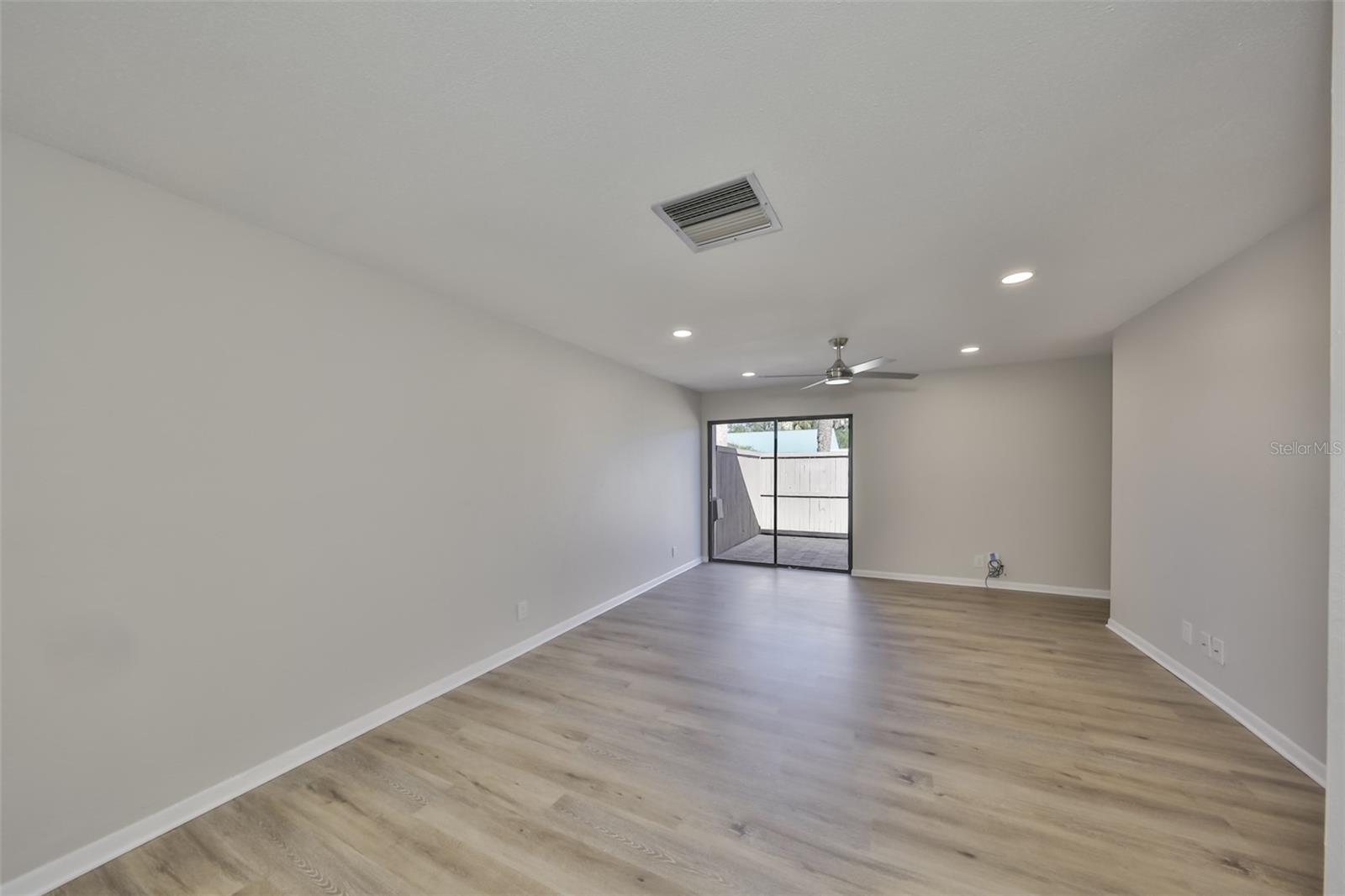 Image 9 of 30 For 8616 Palm Lane