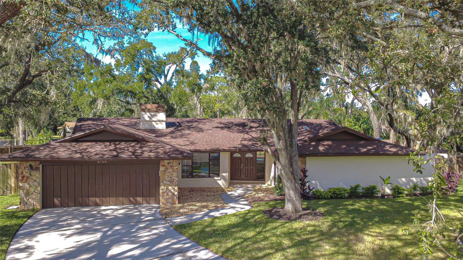 Details for 2102 Doefield Court, VALRICO, FL 33596