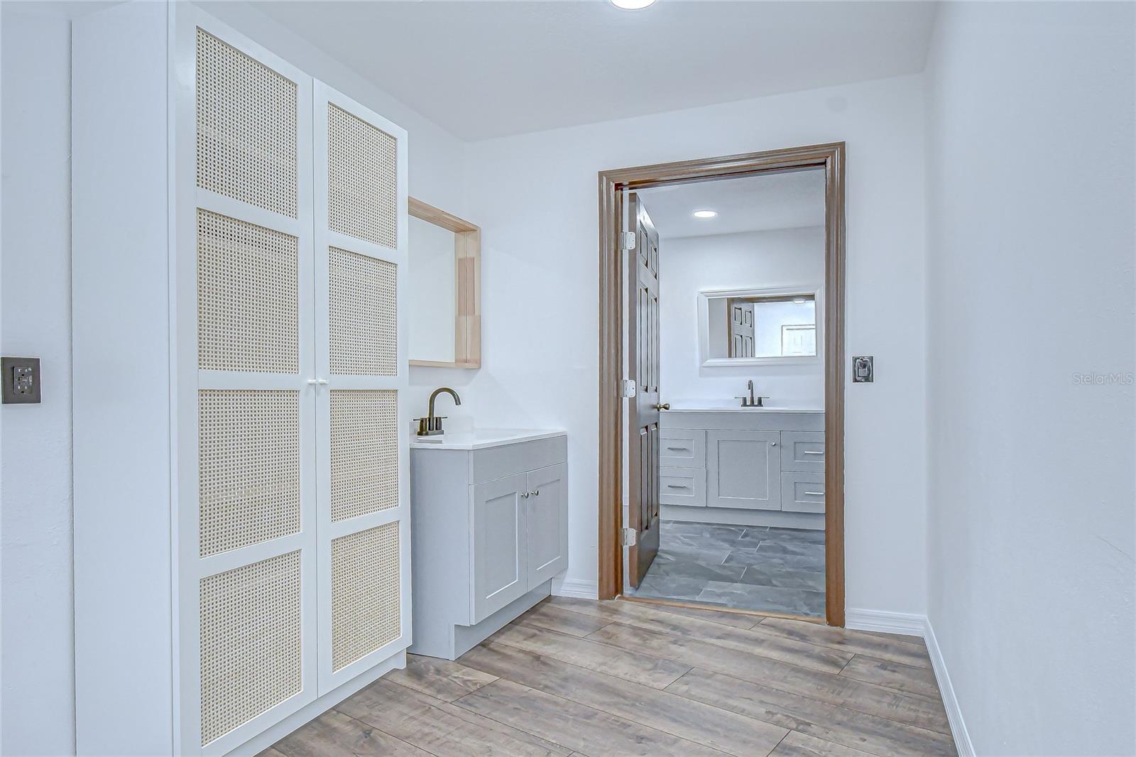 Listing photo id 14 for 2102 Doefield Court