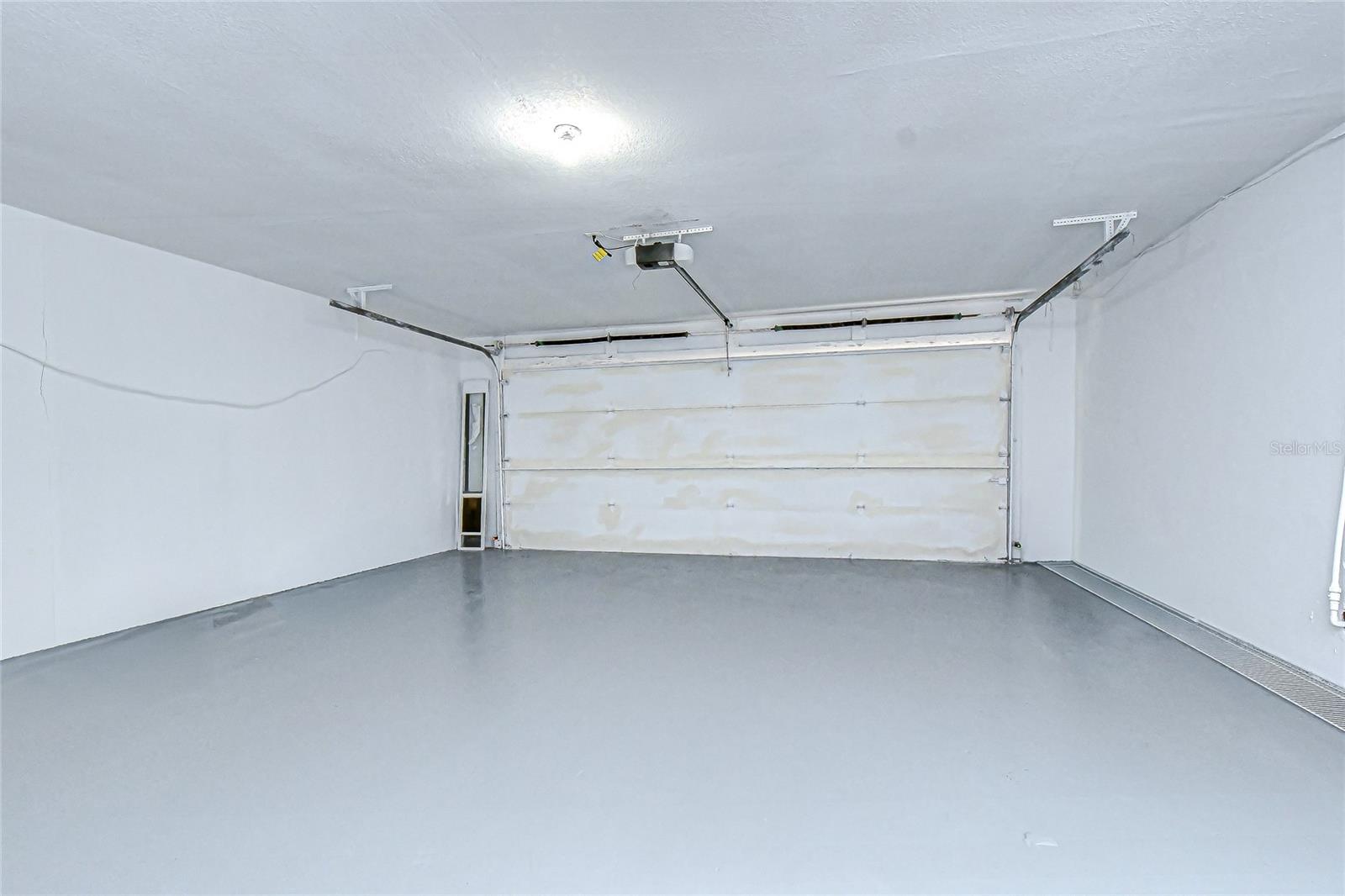 Listing photo id 24 for 2102 Doefield Court