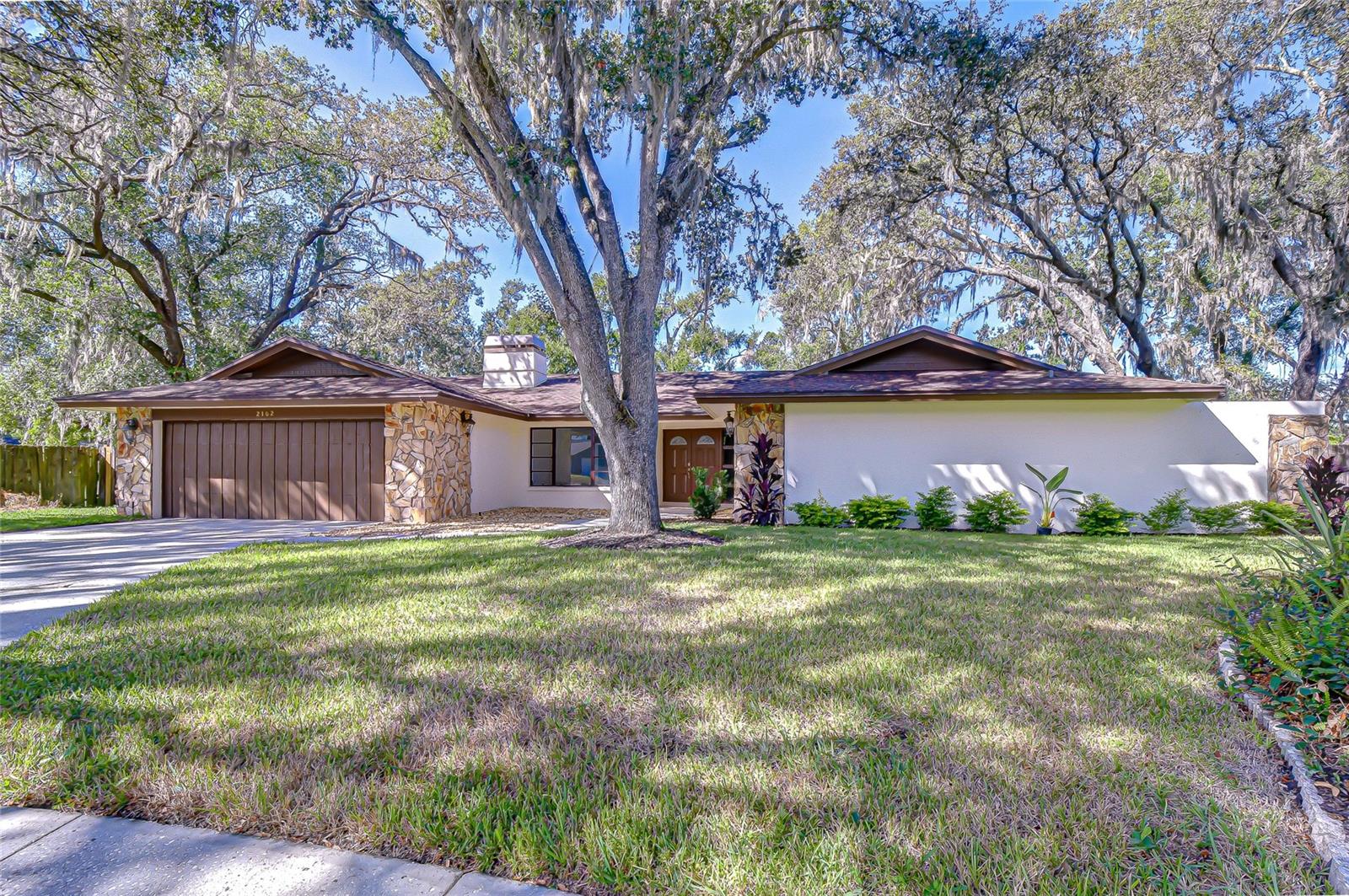 Listing photo id 32 for 2102 Doefield Court