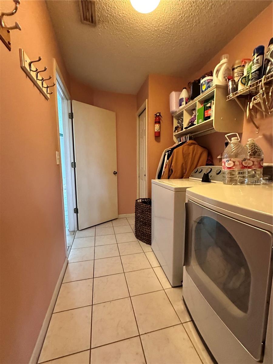 Listing photo id 19 for 8313 Wrens Way