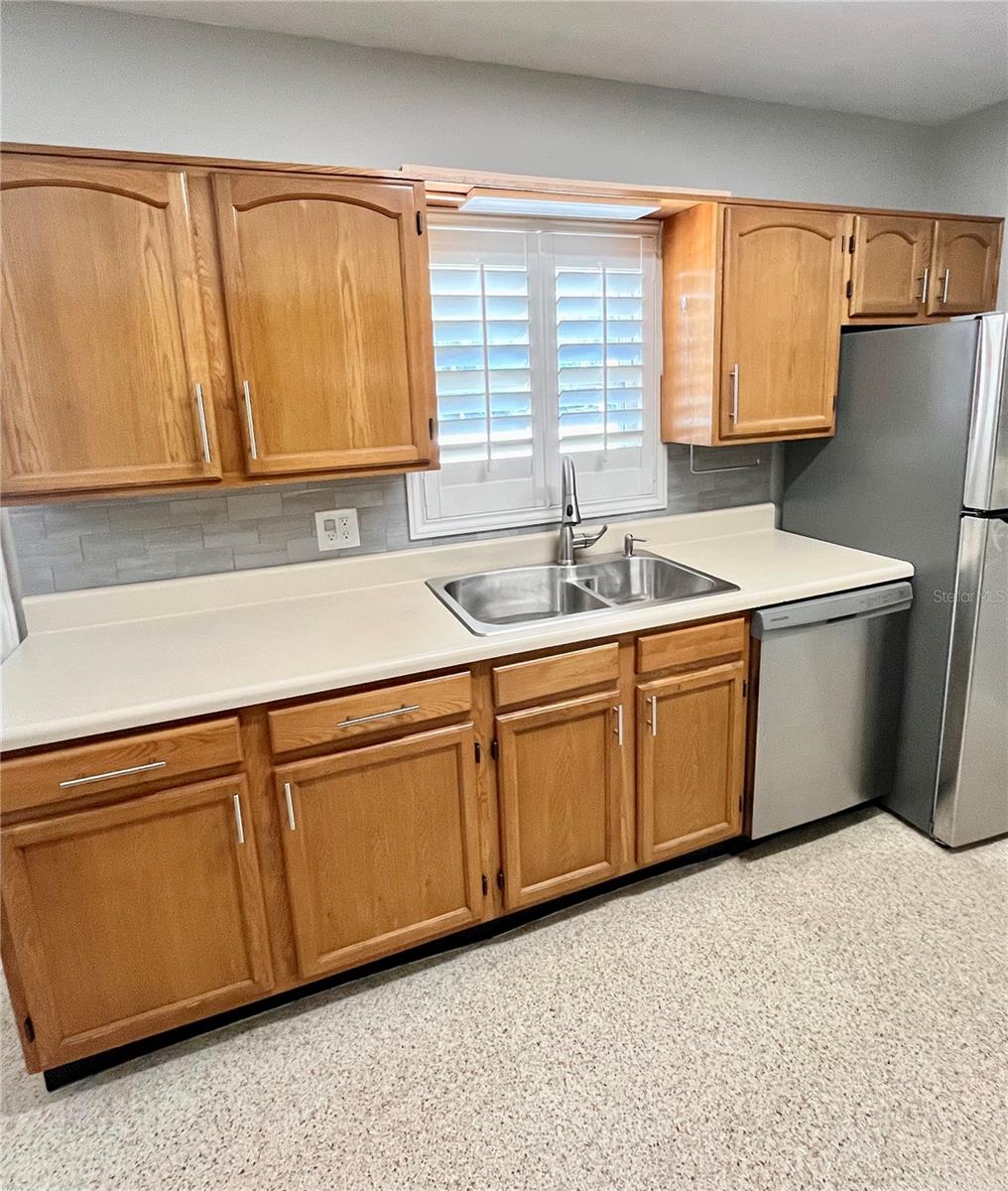 Image 13 of 33 For 1060 Jesse Avenue