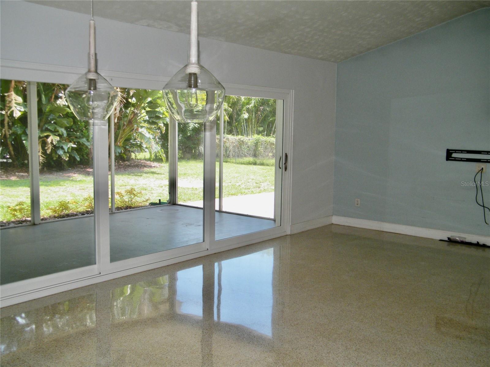 Image 9 of 33 For 1060 Jesse Avenue