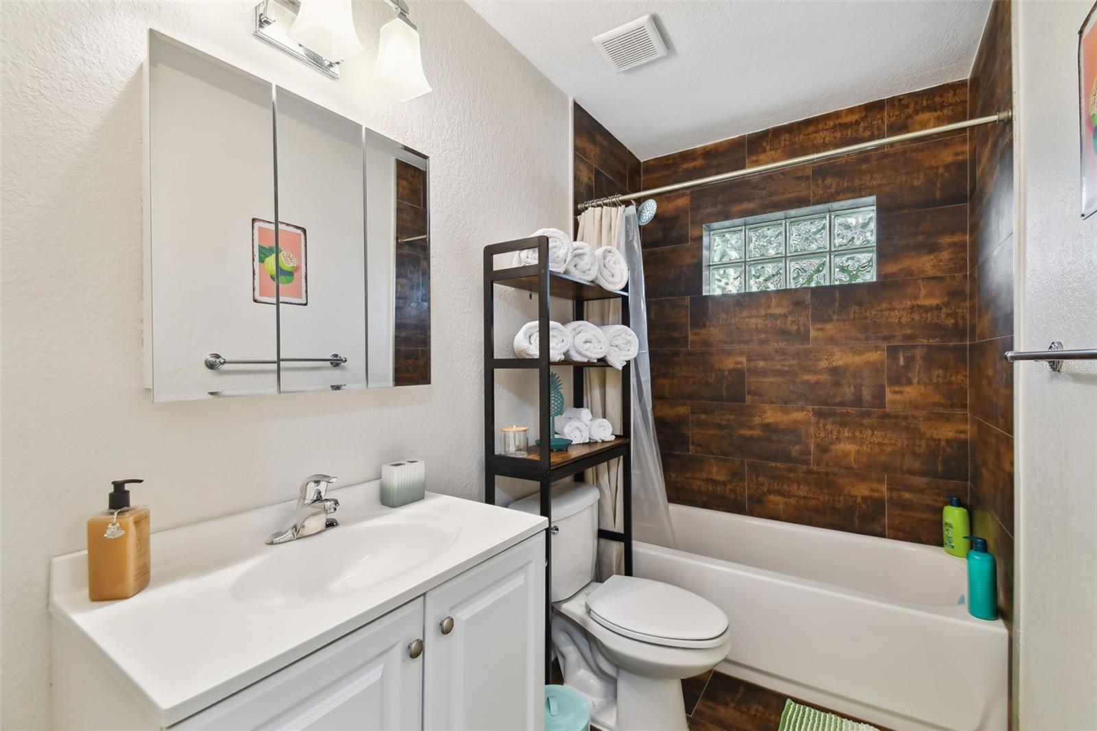 Image 17 of 37 For 4324 Clark Avenue